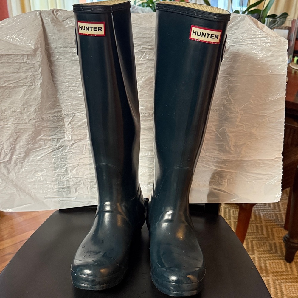 Hunter Classic Navy Rain Boots